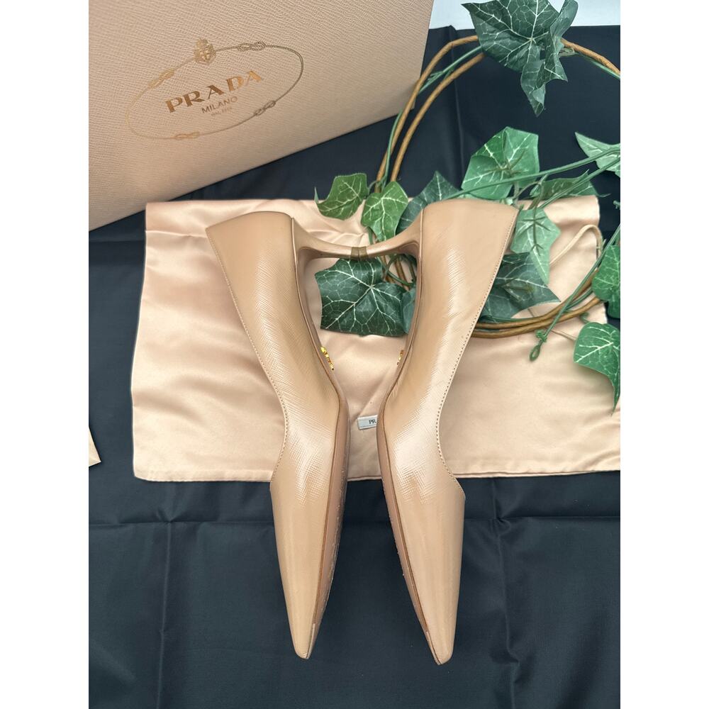 Prada Vernice Saffiano Leather Pumps Beige Pointed Toe Sz 39 - Picture 7 of 8